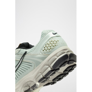 Baskets Nike Zoom Vomero 5 - Blanc et gris - 02 - 33592678