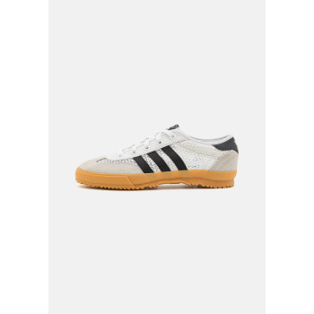 adidas Originals Baskets basses TISCHTENNIS - 01 - AD111A2LP|A11