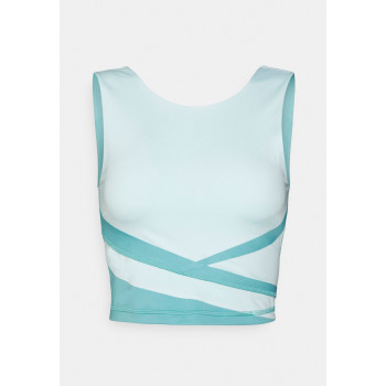 Puma Débardeur TRAIN EVERSCULPT FITTED TANK - 01 - PU141D0QL|K11