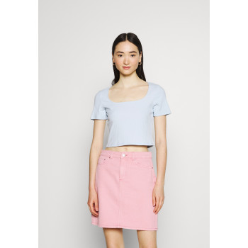 Monki T-shirt basique  - 01 - MOQ21D07I|K11