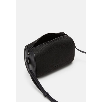 Calvin Klein Sac bandoulière REFINE CAMERA BAG - 01 - 6CA51H1A0|Q11