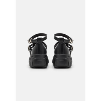 Koi Footwear Escarpins à plateforme SERAPHON MYSTIC BUCKLE CHUNKY SHOES - 01 - KOF11B03I|Q11