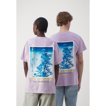 BDG Urban Outfitters T-shirt imprimé FLORAL HOKUSAI TEE UNISEX - 01 - QX7210085|J11