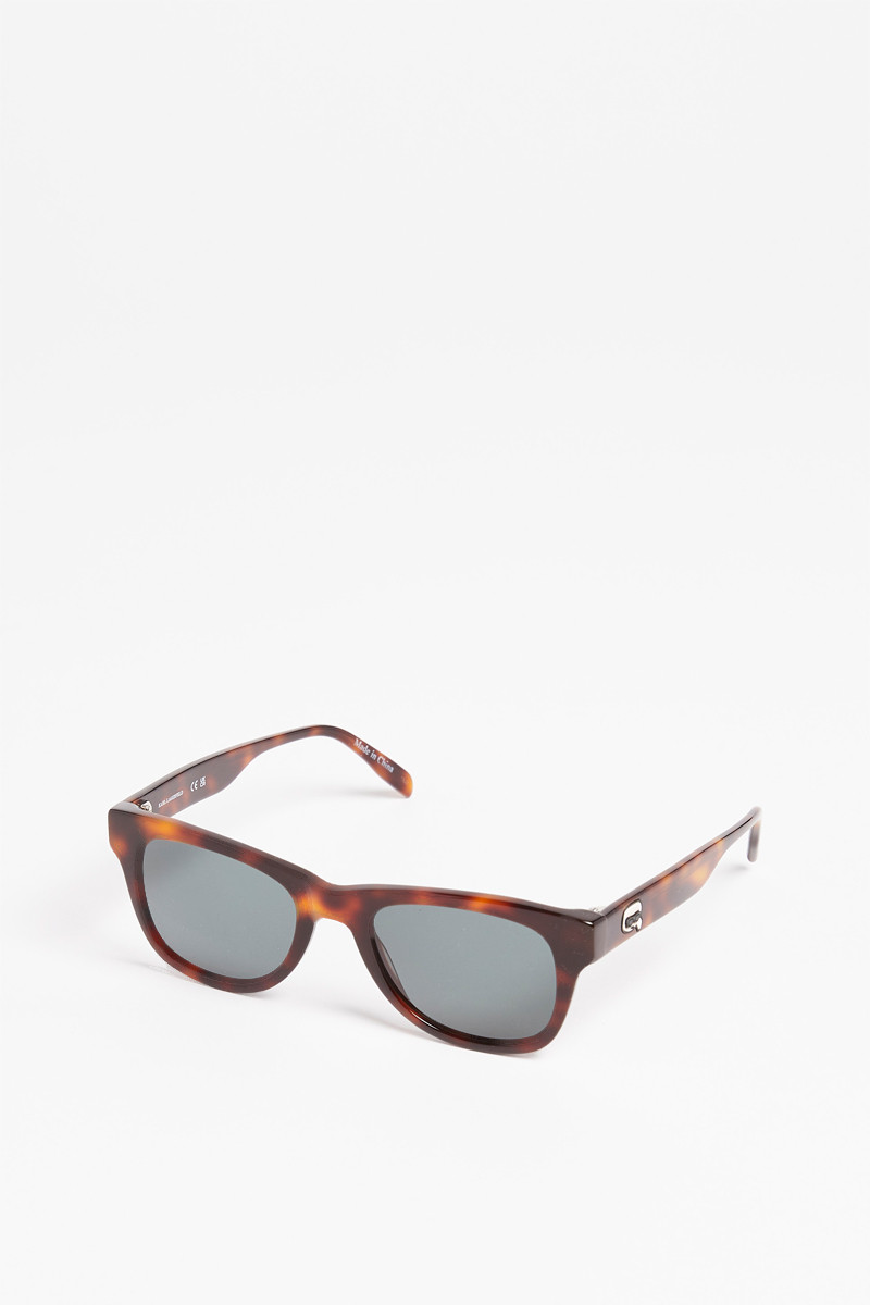 Lunette de soleil - 02 - 33581344