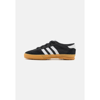 adidas Originals Baskets basses TISCHTENNIS - 01 - AD111A2LP|Q11