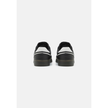 Tommy Jeans Baskets basses COURT - 01 - TOB11A0HQ|Q11