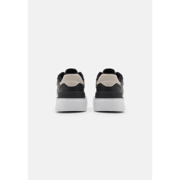 Lacoste Baskets basses L002  - 01 - LA211A0SS|Q11