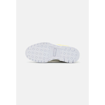 Puma Baskets basses MAYZE - 01 - PU111A0YC|A25