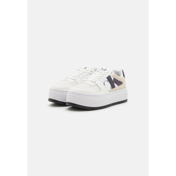 Calvin Klein Jeans Baskets basses BOLD LACE - 01 - C1811A0ID|A11