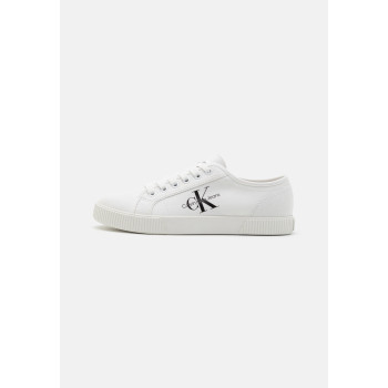 Calvin Klein Jeans Baskets basses ESSENTIAL  - 01 - C1811A08A|A12