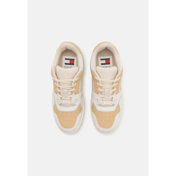 Tommy Jeans Baskets basses RETRO BASKET TONAL LOGO - 01 - TOB11A0I8|B11