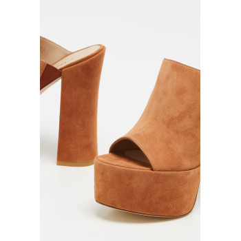 Mules à talons en cuir de chèvre nubuck Skyhi - Camel - 02 - 33856241