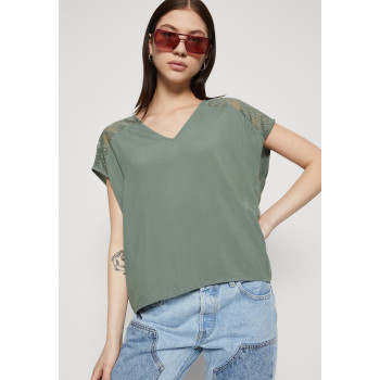 Vero Moda Blouse VMRUSK V NECK - 01 - VE121E3MU|M11