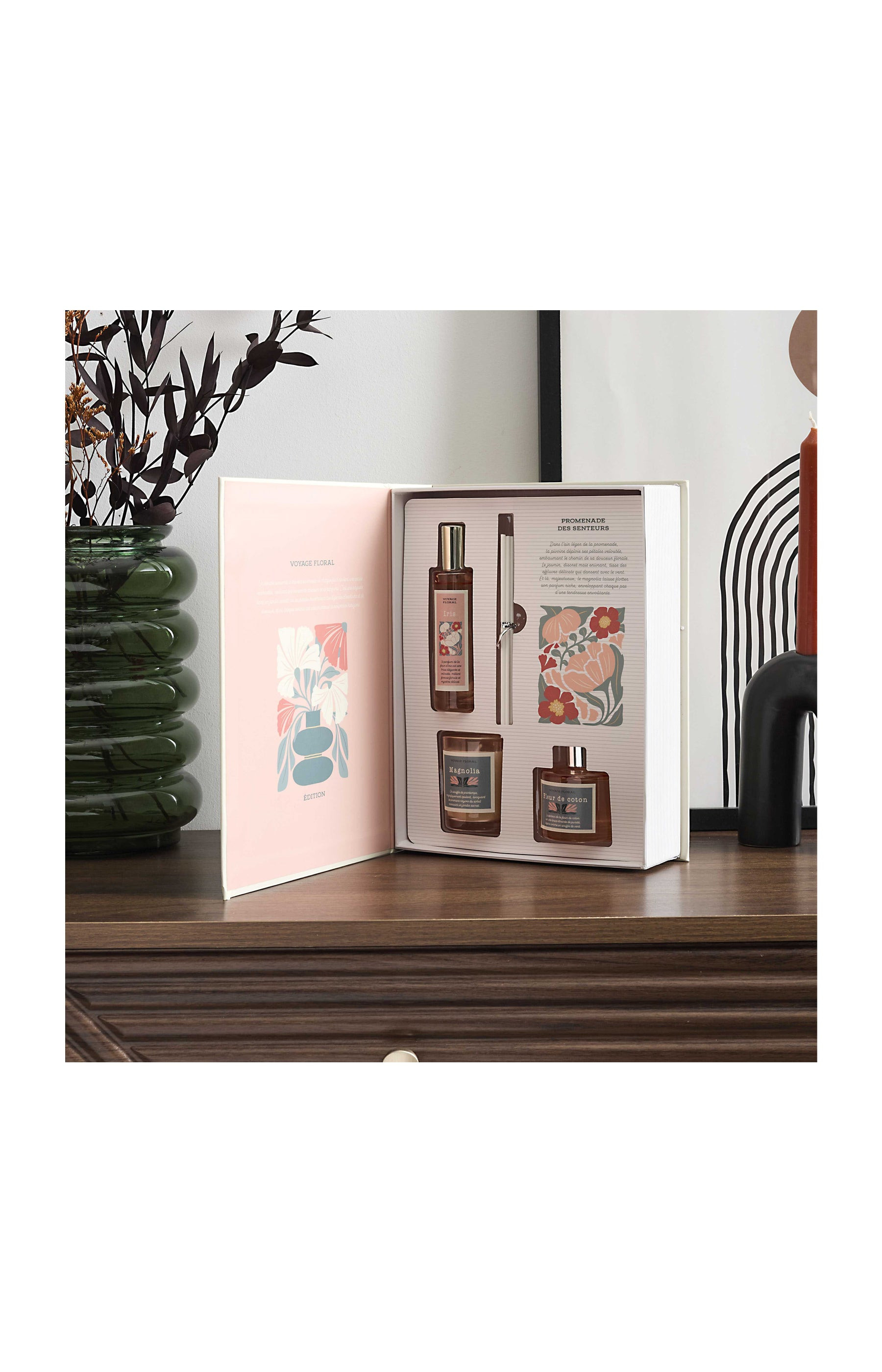 Cosmetic Club Coffret Flower – Bougie parfumée, diffuseur & spray   undefined undefined