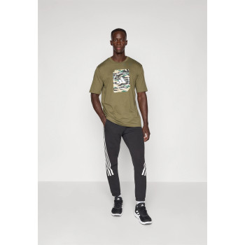 adidas Sportswear CAMO BOX T-shirt imprimé kaki L undefined