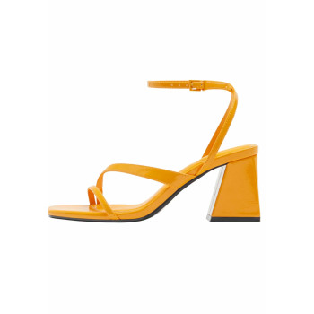 Bershka STRAPPY Sandales moutarde 35 undefined