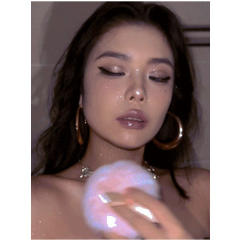 SHEGLAM X Care Bears Highlighter Puff-Catch Some Fun-Sparkle 4Ever - 24023104