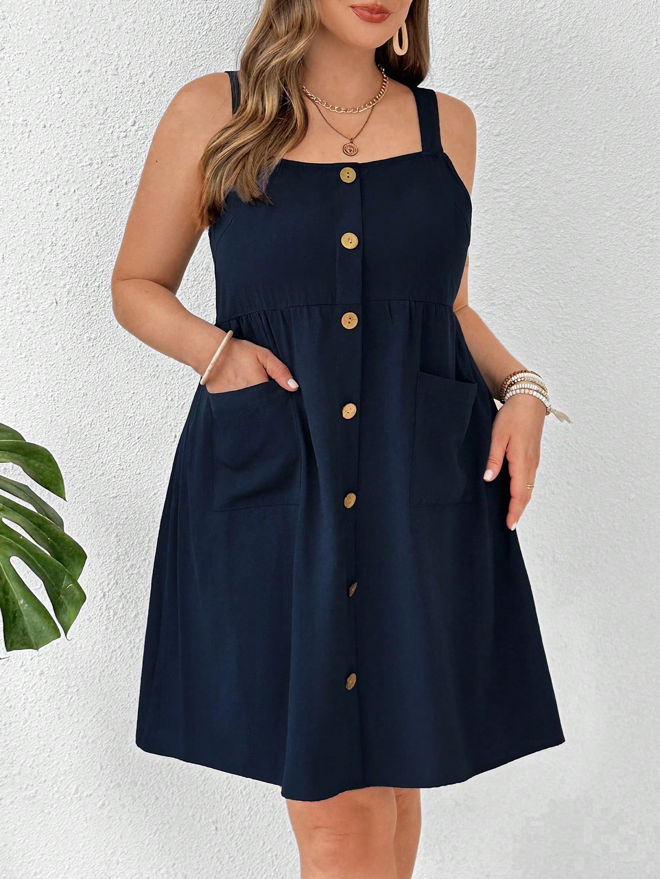 SHEIN LUNE Robe Salopette pour femmes de grande taille avec poche à boutons en bois décorés - 32344809