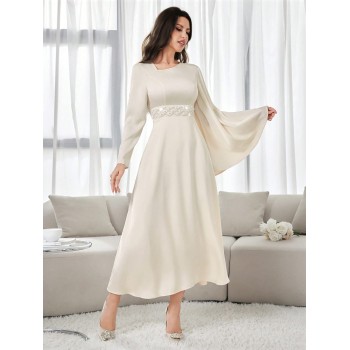 SHEIN Modely Robe élégante à taille haute pour femme avec encolure asymétrique et manches évasées pour l'été - 35444701