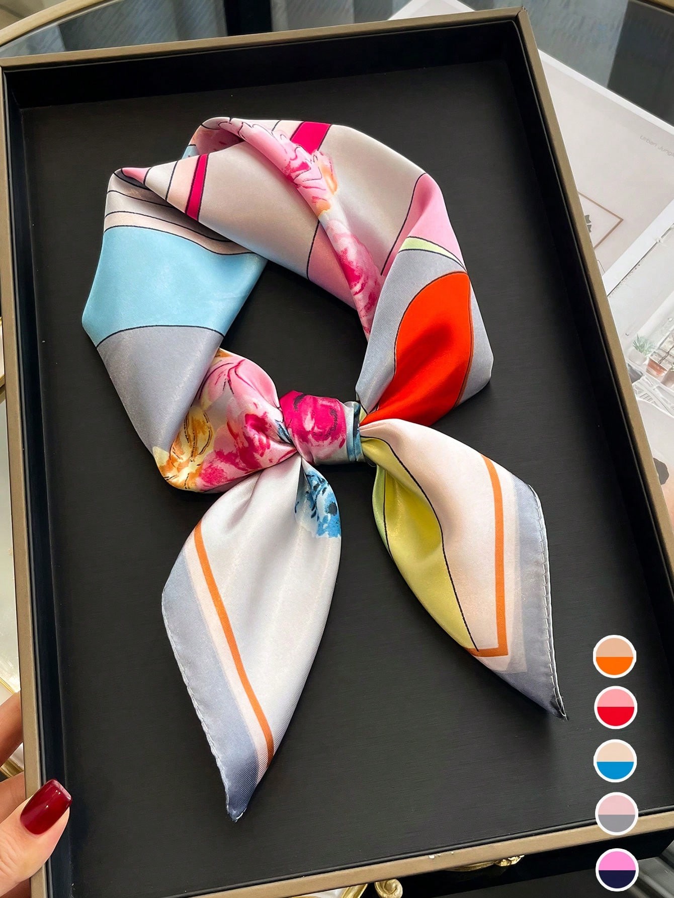 1 pièce Petit foulard carré pour femmes imprimé géométrique floral en imitation soie, 60 * 60 cm, peut être utilisé comme décoration pour les sacs ou  abiller votre look - 33810574