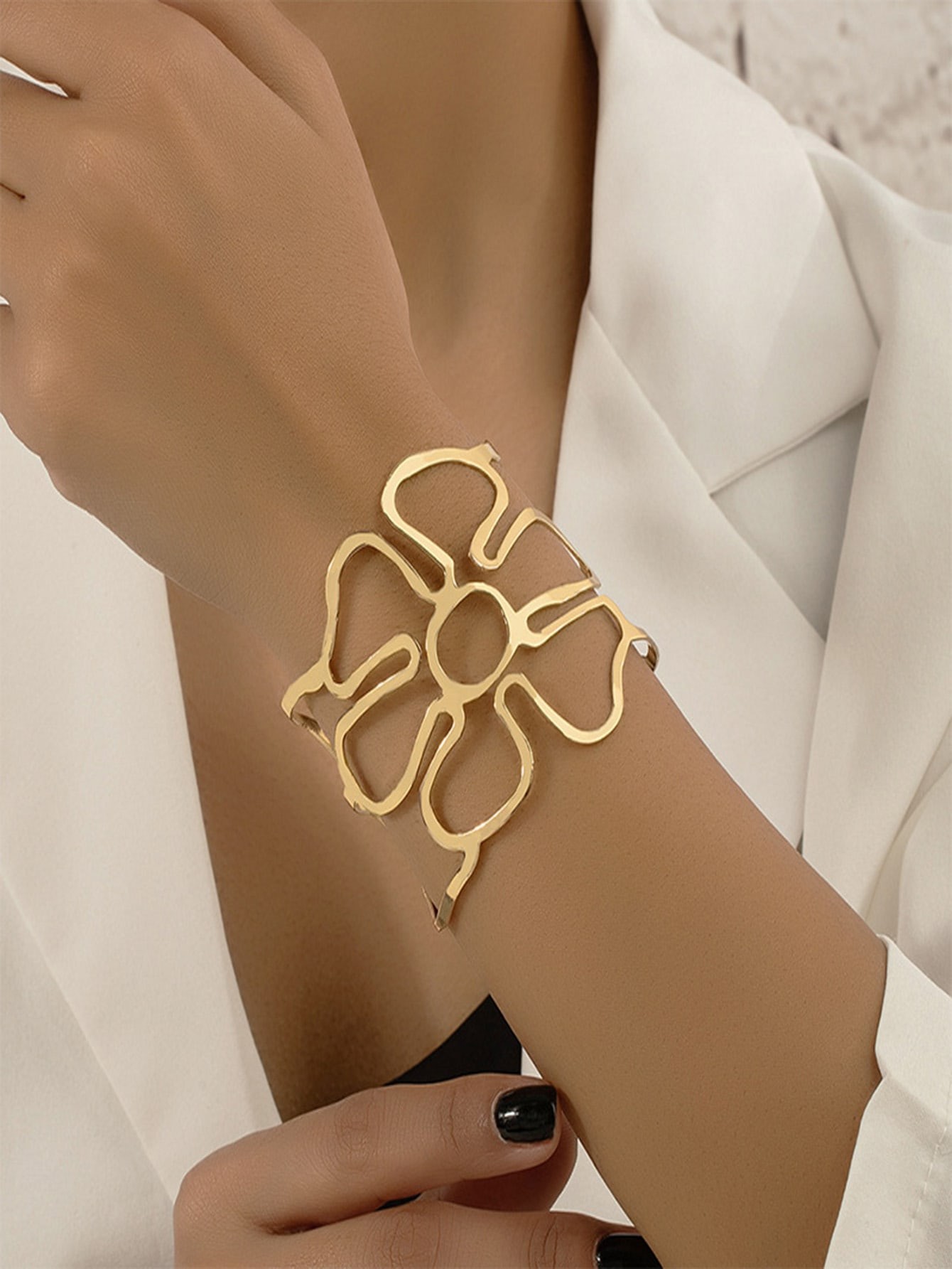 1 pièce Bracelet À La Mode En Acier Inoxydable À Fleur Pour Femme Pour Décoration Quotidienne - 13996479