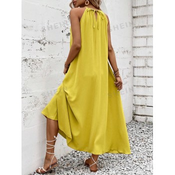 SHEIN Privé Robe maxi décontractée pour les vacances en couleur unie et avec détails évidés style ras-du-cou - 33778129