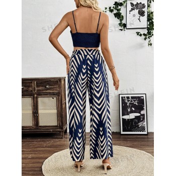 SHEIN Frenchy Ensemble deux pièces pour femmes : haut à bretelles spaghetti unicolore et pantalon large imprimé géométrique - 36382836