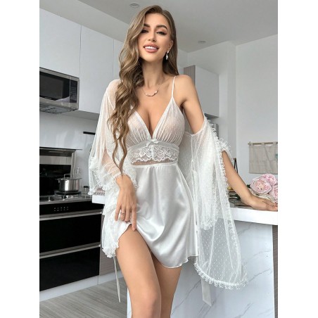 SHEIN SilkySpell Ensemble deux pièces de robe cami en satin avec des incrustations en maille et un peignoir à manches larges - 32676071