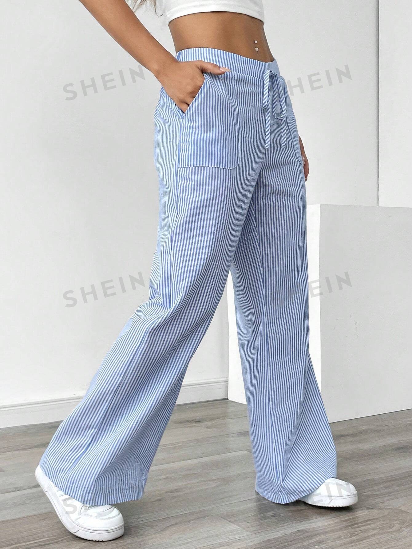 SHEIN Essnce Pantalon large à taille basse pour femmes à rayures bleues pour les vacances, vêtements décontractés - 36023466