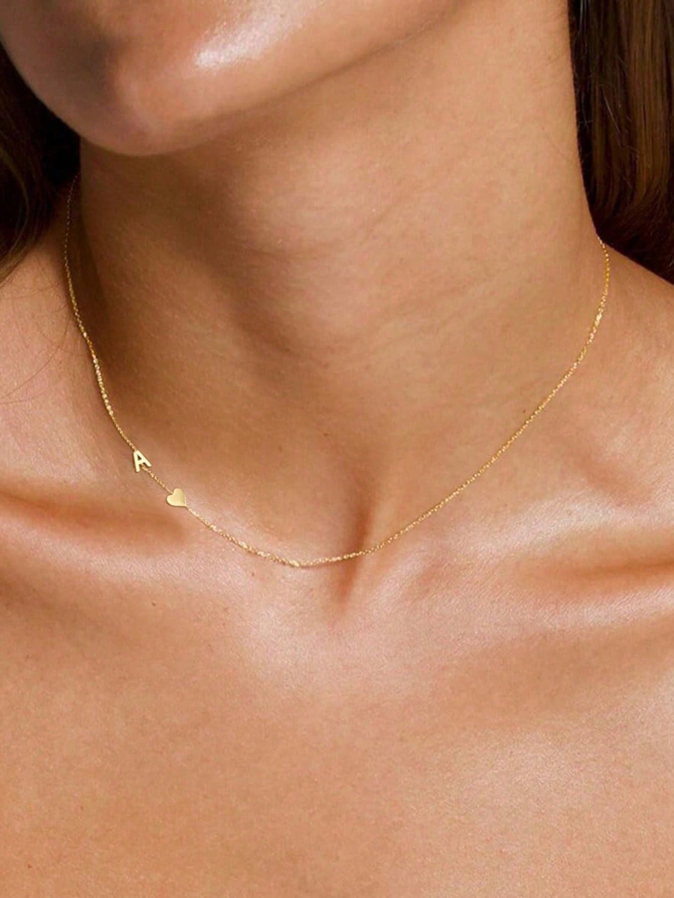 1 pièce Collier coeur à initiale latérale délicate personnalisé avec 26 lettres de A à Z, collier ras du cou avec le nom pour femmes adolescentes, bijoux quotidiens assortis cadeaux - 33526445