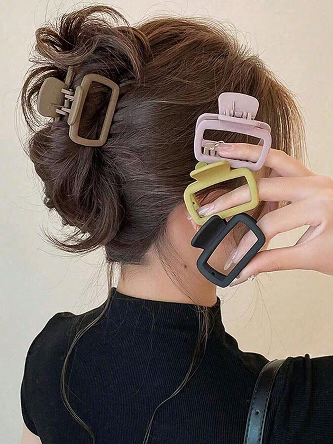 4 pièces Barrettes à cheveux simples et mignonnes, accessoires de cheveux polyvalents et doux pour la fête, les courses, le rendez-vous, etc. Pratiques et légères pour la coiffure. - 33924942