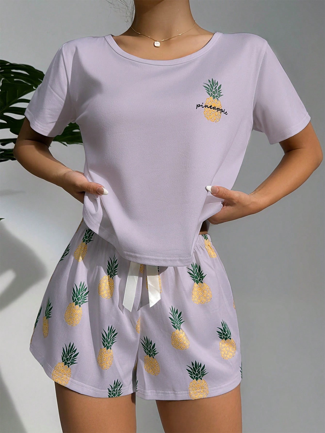 Imprimé Ananas T-shirt & À Nœud Papillon Short Ensemble De Pyjama - 20343517