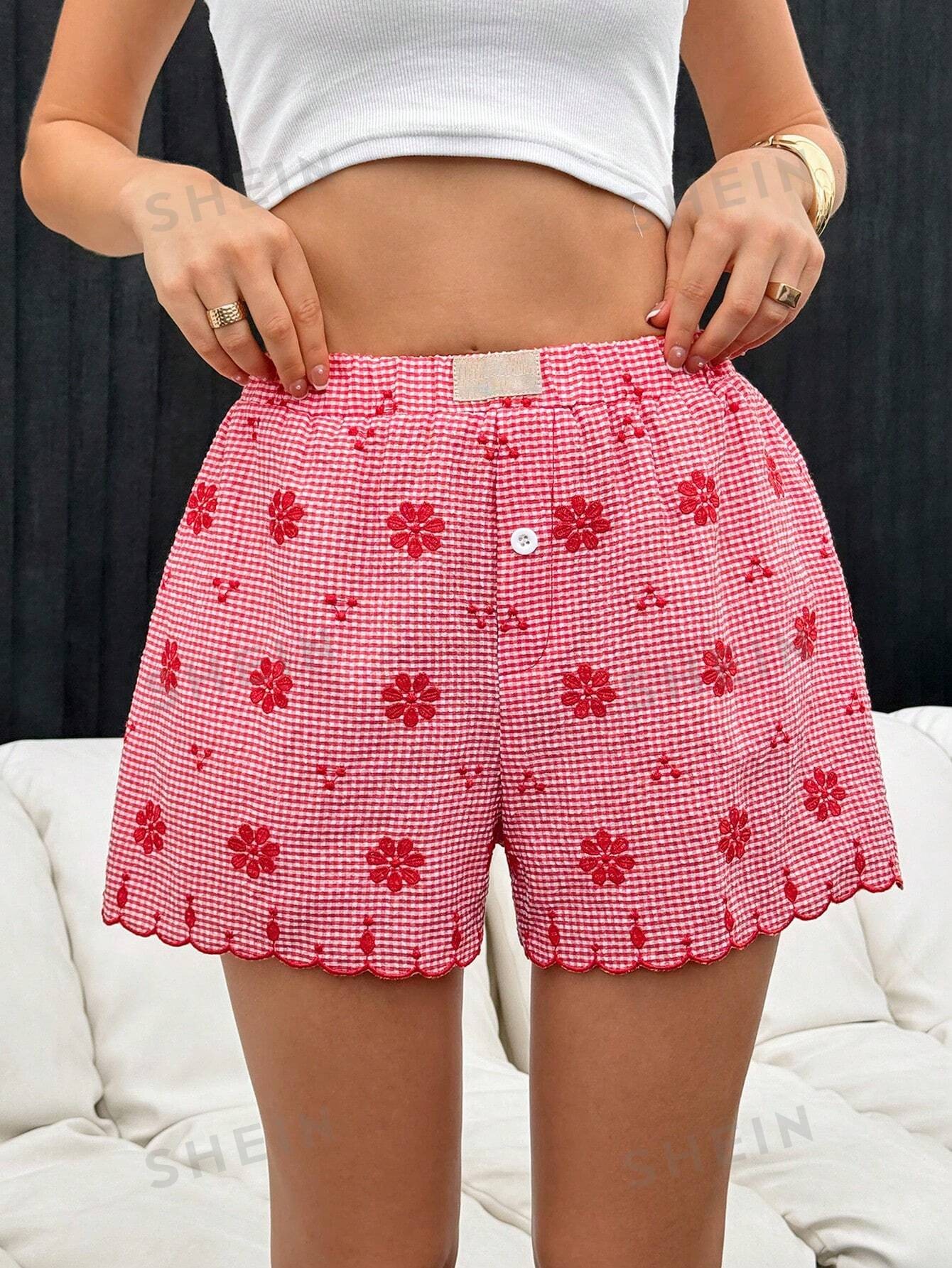 SHEIN Essnce Shorts pour femmes brodés à carreaux rouges et blancs décontractés pour l'été 2024 - 34728749