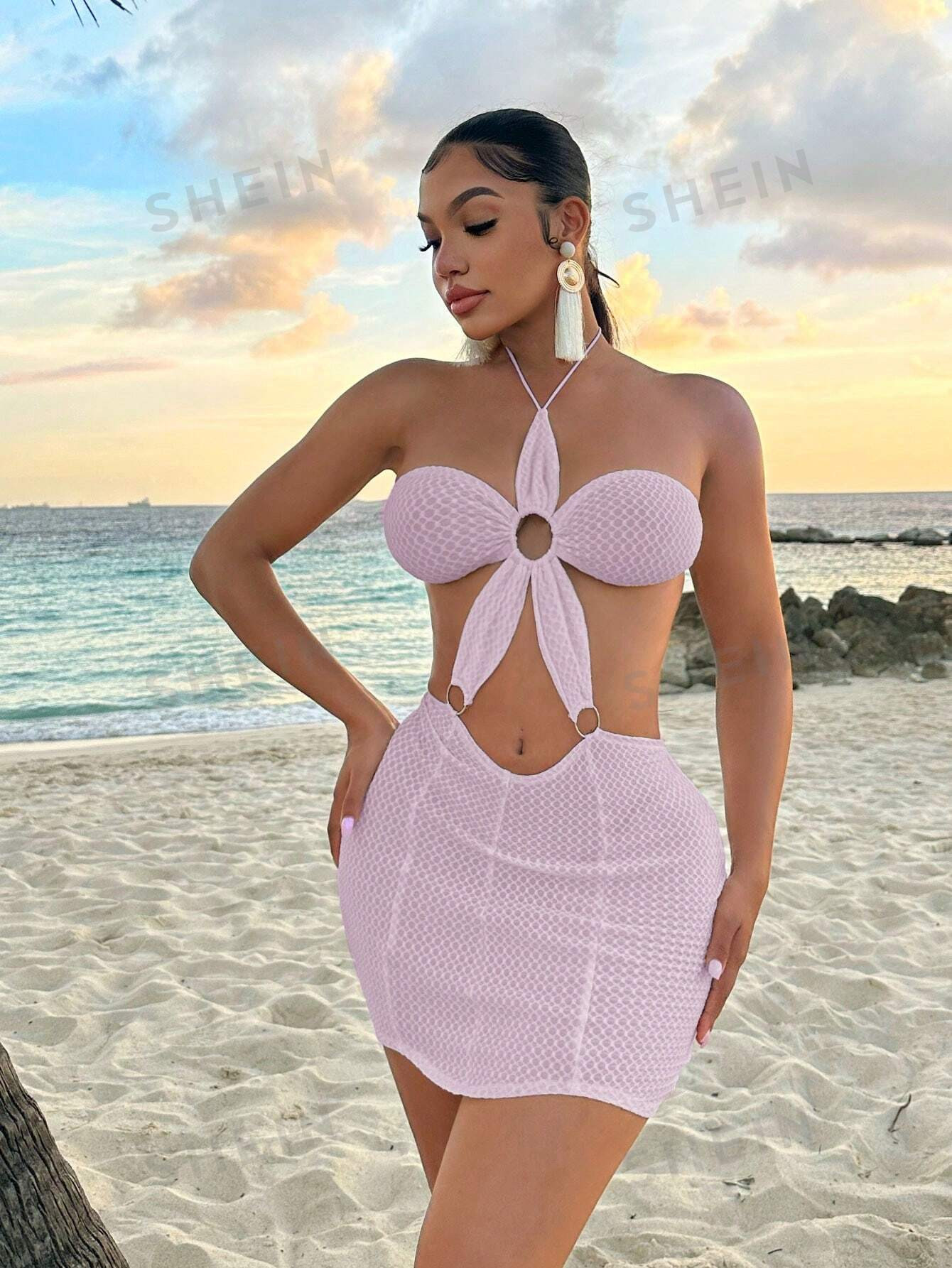 SHEIN SXY Robe mini moulante à encolure ras-du-cou, à ourlet asymétrique ajouré, style bohème pour les vacances d'été à la plage - 35886496