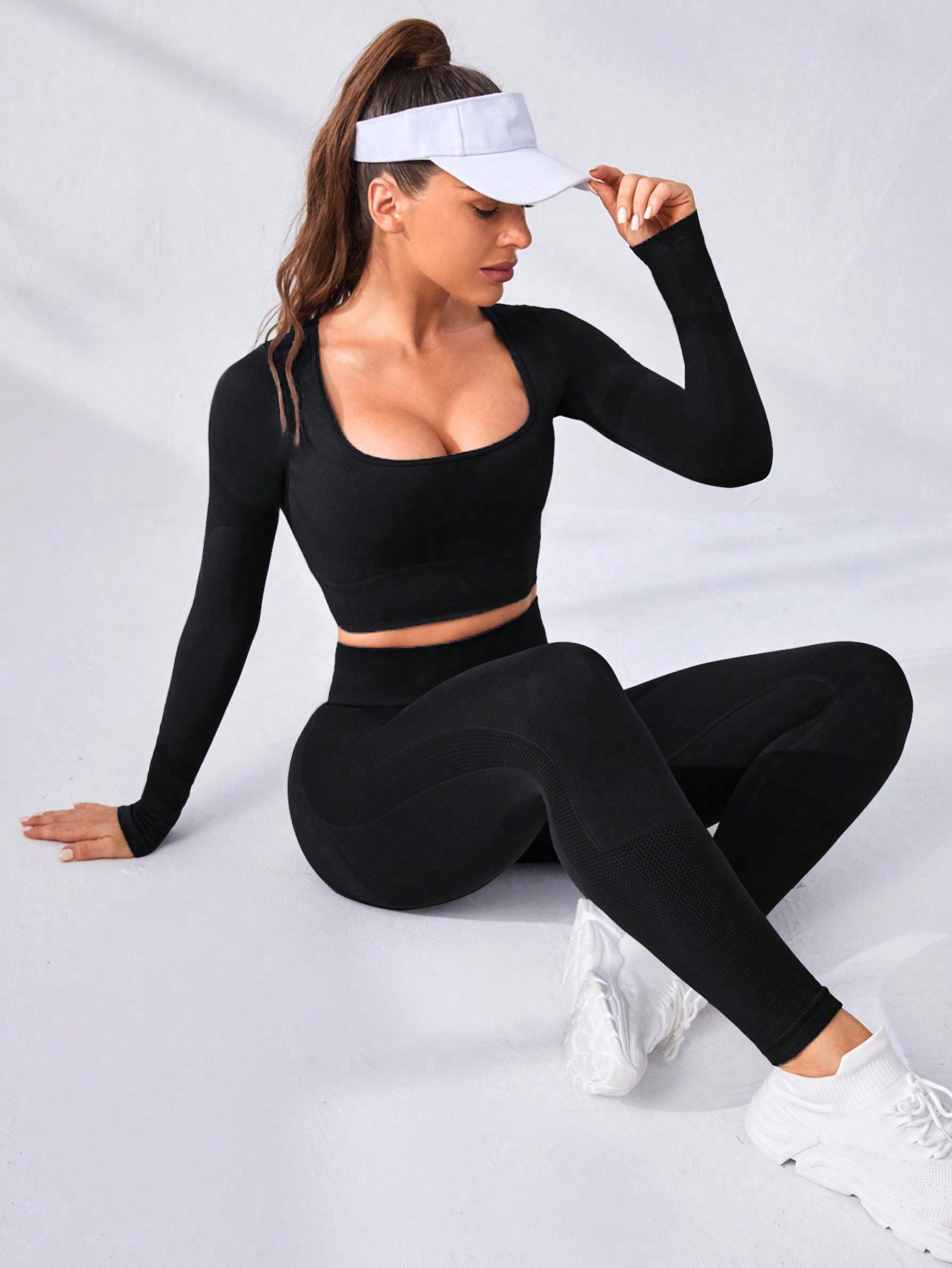 SHEIN Daily&Casual Ensemble Sport Crop Top À Manches Longues Pour Femmes Et Leggings - 27827271