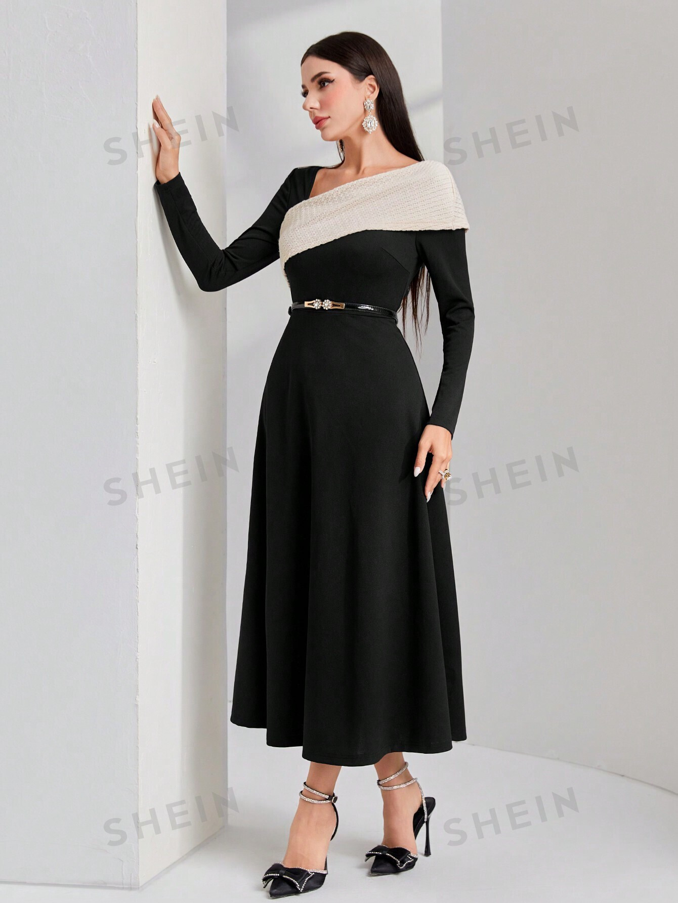 SHEIN Modely Robe À Encolure Asymétrique Color Block Pour Femme Sans Ceinture - 25548473