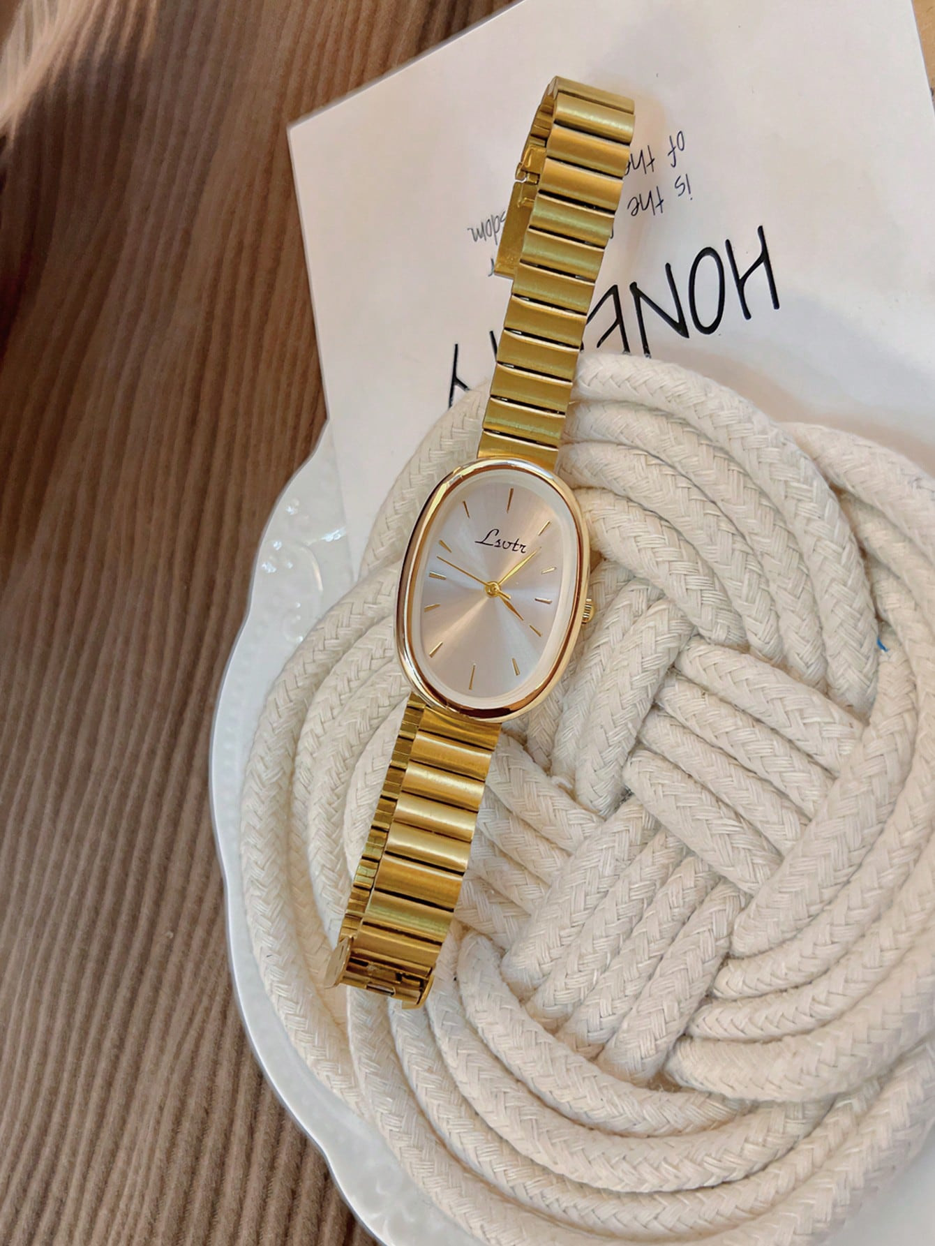 1 pièce de nouvelle montre-bracelet de mode pour femme en or, rétro luxe élégant simple et polyvalente montre femmes - 24849740