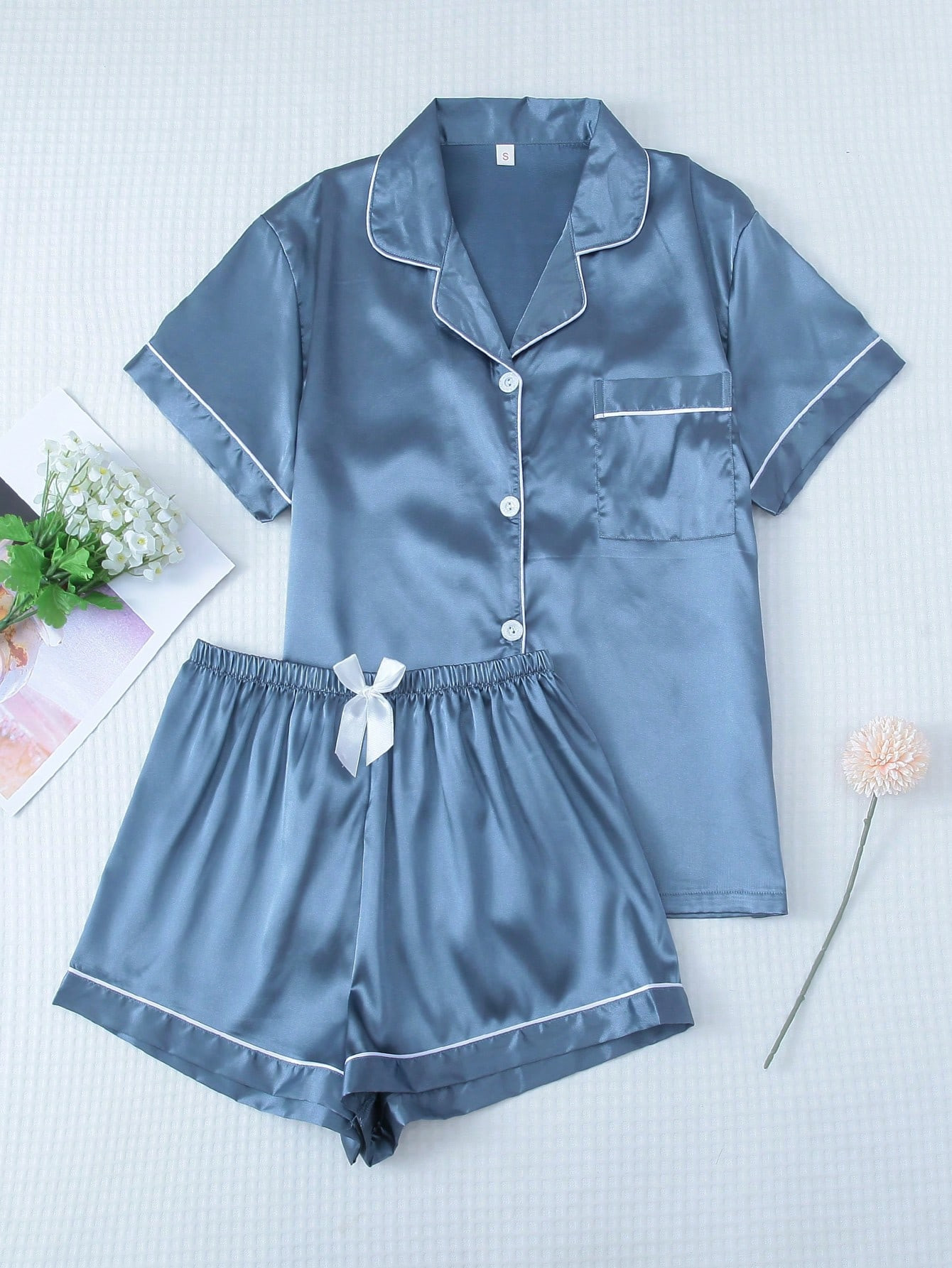 2 Pièces/ensemble Ensemble De Pyjama Bleu En Satin Comprenant Un Haut À Manches Courtes Et Col À Revers Et Un Short À Nœud Papillon Pour Femmes, Vêtements De Maison - 24225584