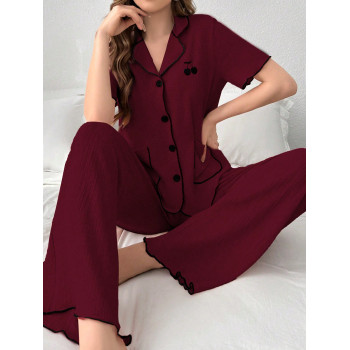 Ensemble pyjama pour femme avec haut à manches courtes à bordure contrastante brodée de cerises et pantalon long - 36107678