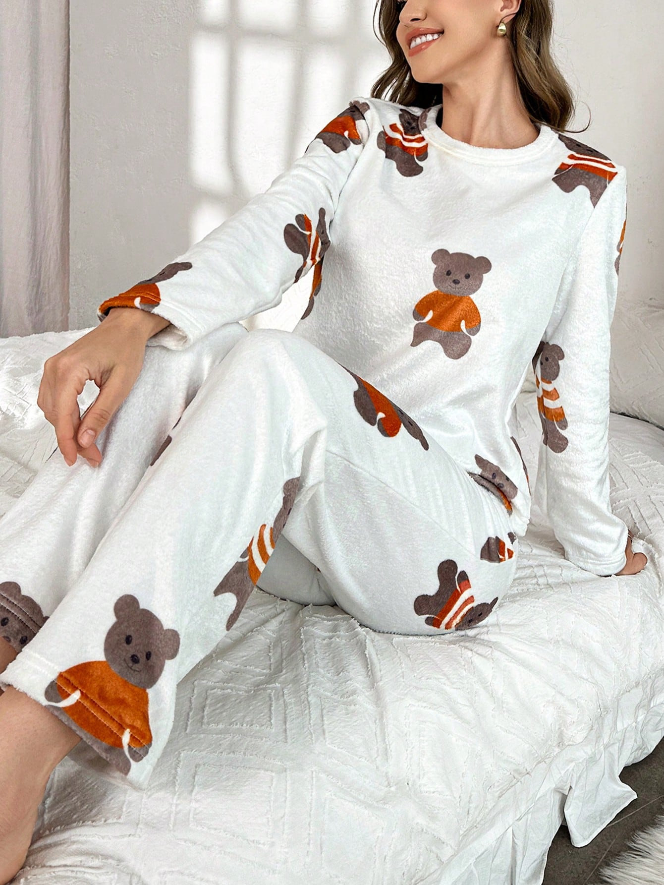 Ensemble de pyjama en peluche pour couples avec motif d'ours mignon, haut à manches longues et pantalon pour femmes - 40225458