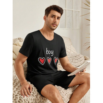 Shein CoupledUp Ensemble de pyjama d'été pour hommes à imprimé cœur en col rond à manches courtes et shorts - 34466203