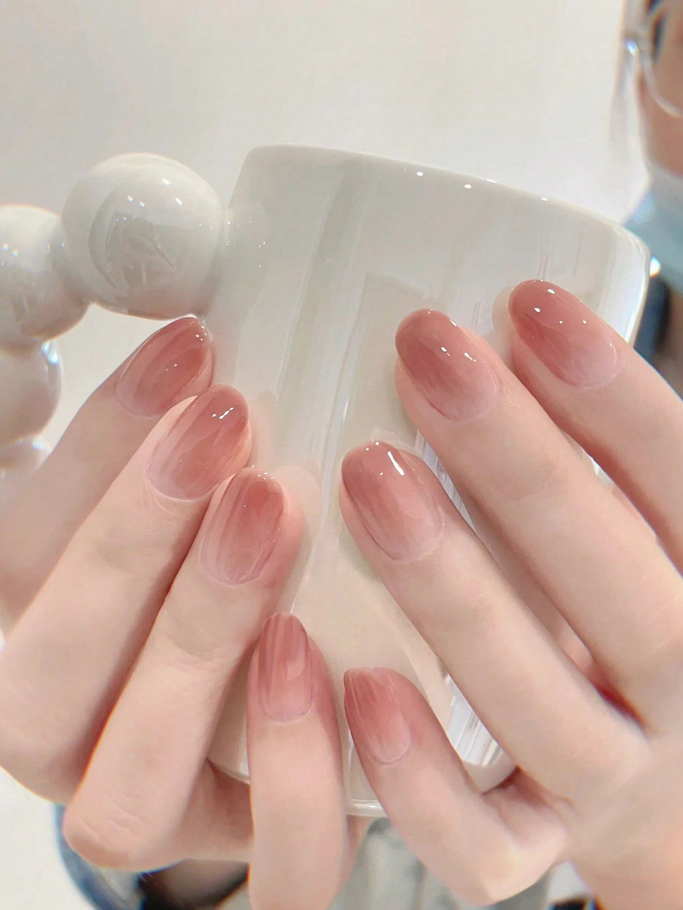 Mettez instantanément à niveau votre style d'ongles avec 24 pièces de faux ongles courts en forme de goutte avec un dégradé de tons nude blush style j es fêtes, les danses et un port quotidien. - 22272424